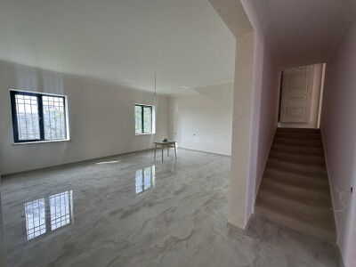 Կոդ AA-1145  Վաճառվում է առանձնատուն