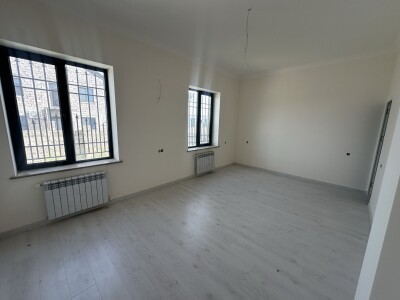 Կոդ AA-1145  Վաճառվում է առանձնատուն