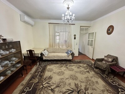 Code AA-2147. A house for sale.