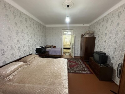 Code AA-2147. A house for sale.