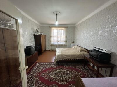 Code AA-2147. A house for sale.