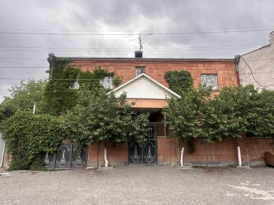 Code AE-1919 A house for sale.