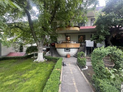 Code AE-1919 A house for sale.