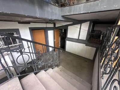 Code AE-1919 A house for sale.