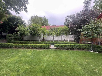 Code AE-1919 A house for sale.