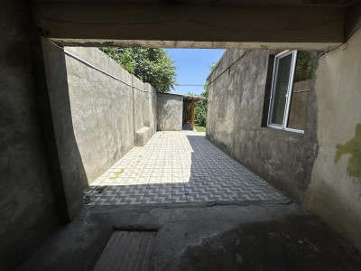 Code AA-0604 A house for sale.