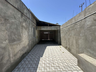 Code AA-0604 A house for sale.