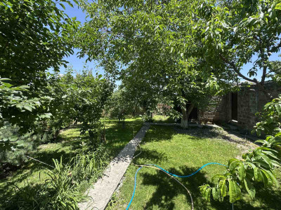 Code AA-0604 A house for sale.