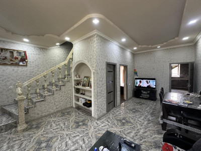 Code AA-6263. House for sale.