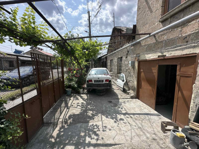 Code AA-6263. House for sale.