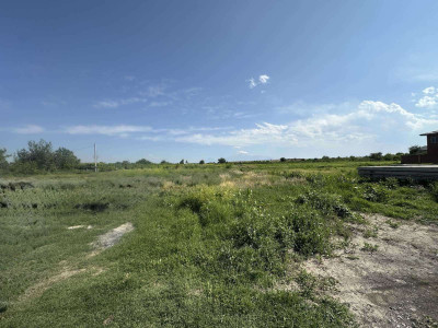 Code HA-1226. A plot of land is for sale.