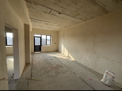 Code AA-2082. House for sale.