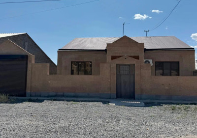 Code AA-3997. House for sale.