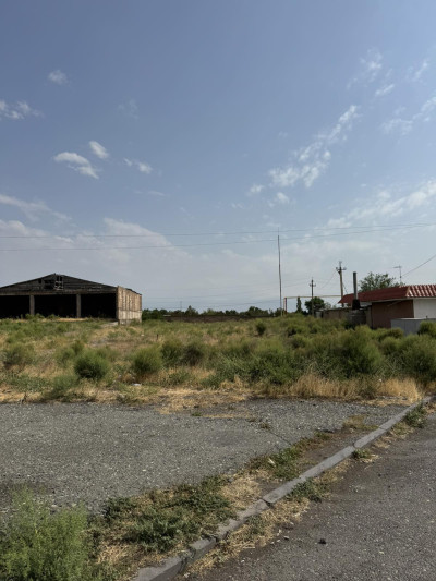 Code KA-3388 – A plot of land for sale.