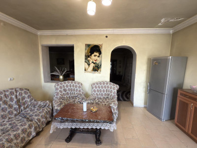 Code AA-0554. House for sale.