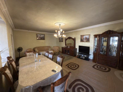 Code AA-0554. House for sale.