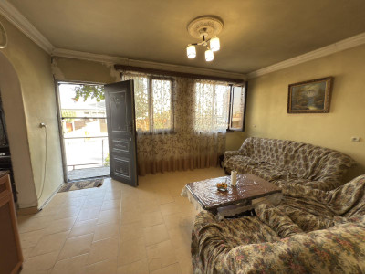 Code AA-0554. House for sale.