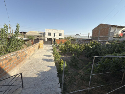 Code AA-0554. House for sale.