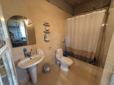 Code AA-0554. House for sale.