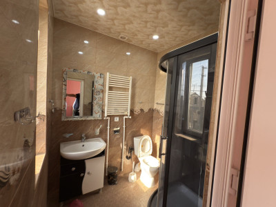 Code AA-7459. House for sale.