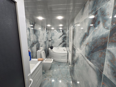 Code AA-7459. House for sale.