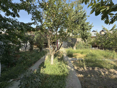 Code AA-7459. House for sale.