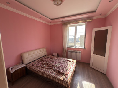 Code AA-7459. House for sale.