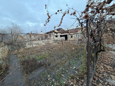 Code AA-8903 A private house is for sale