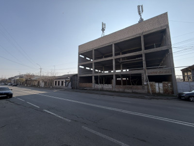 Code KA-3242 – Commercial space for sale