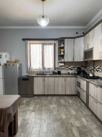 Code AA-7601 – House for sale