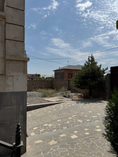 Code AA-7601 – House for sale