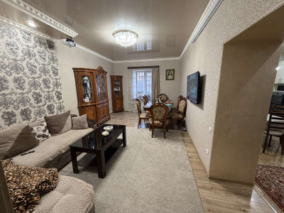 Code AA-8812 – Private house for sale