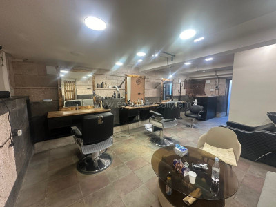 Code KA-0220 – Commercial property for sale