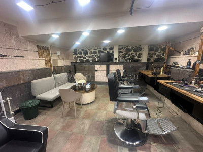 Code KA-0220 – Commercial property for sale