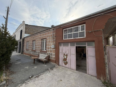 Code AA-1049 – Private house for sale