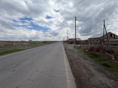 Code KA-1332 – Commercial property for sale