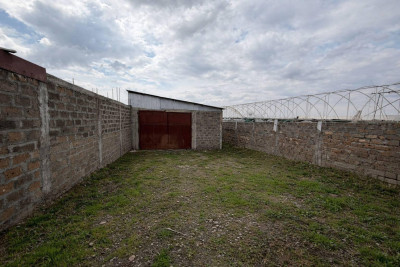 Code KA-1332 – Commercial property for sale