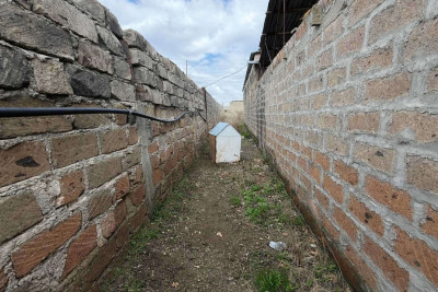 Code KA-1332 – Commercial property for sale