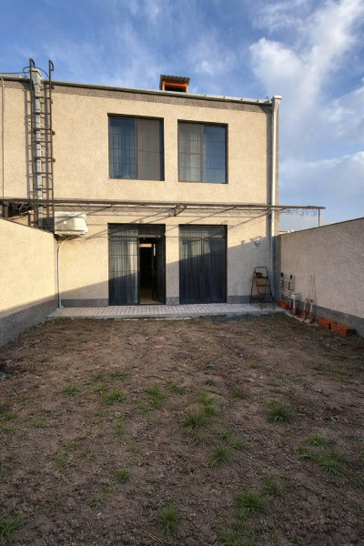 Code AA-8869 – Private house for sale