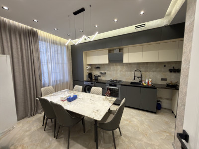 Code AA-8869 – Private house for sale