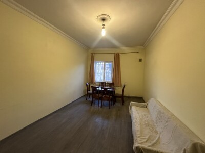 Կոդ AE-1209  Վաճառվում է առանձնատուն