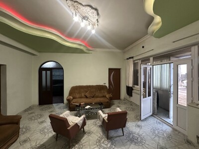 Կոդ AE-1209  Վաճառվում է առանձնատուն