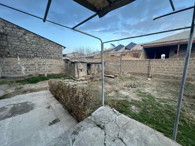 Կոդ AE-1209  Վաճառվում է առանձնատուն