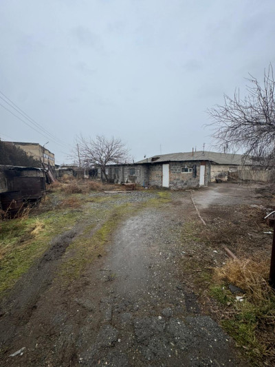 Code KS-8687 – Commercial property for sale