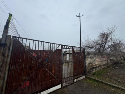 Code KS-8687 – Commercial property for sale