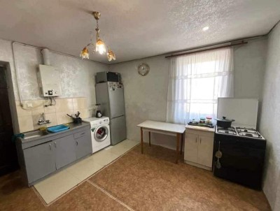 Կոդ AS-0098  Վաճառվում է առանձնատուն