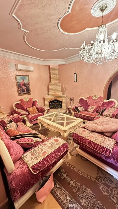 Կոդ AA-3535  Վաճառվում է երկհարկանի առանձնատուն