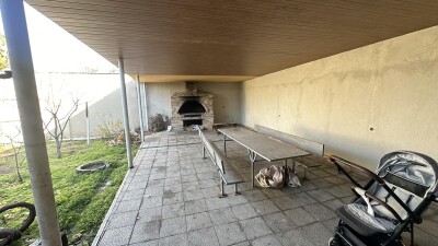 Կոդ AA-8822   Վաճառվում է երկհարկանի առանձնատուն