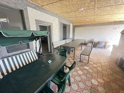 Code KA-8846. A functioning business is for sale.