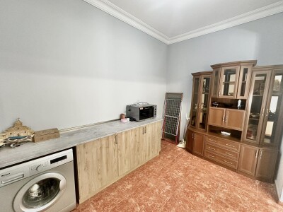 Կոդ AS-1033   Վաճառվում է երկհարկանի առանձնատուն